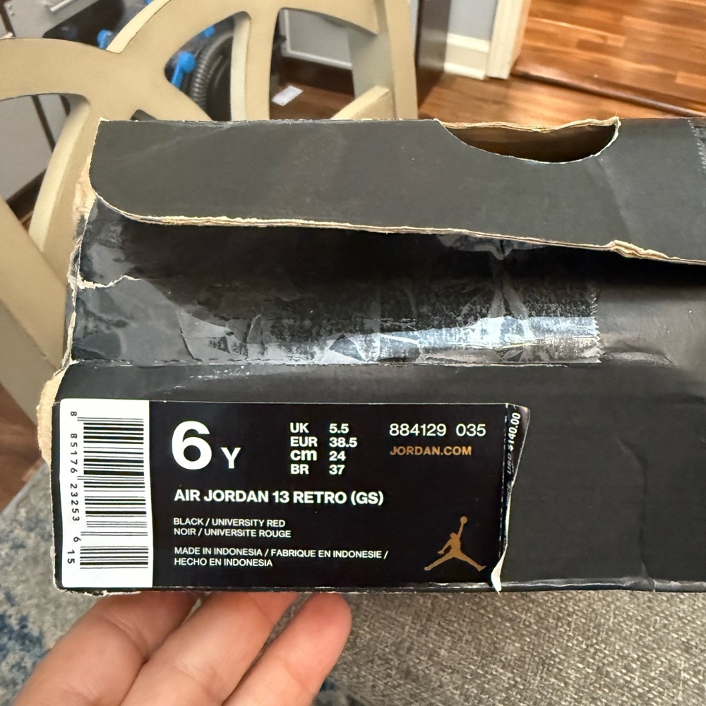 Jordan Kids Sneakers - White and Pink - Picture 6 of 8